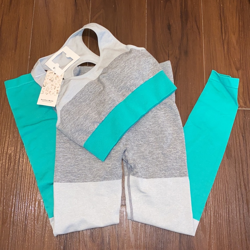 NEW Colorblock Workout Set